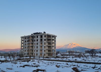 Gölcük Evleri projesi 1. blok ve Davraz Dağı